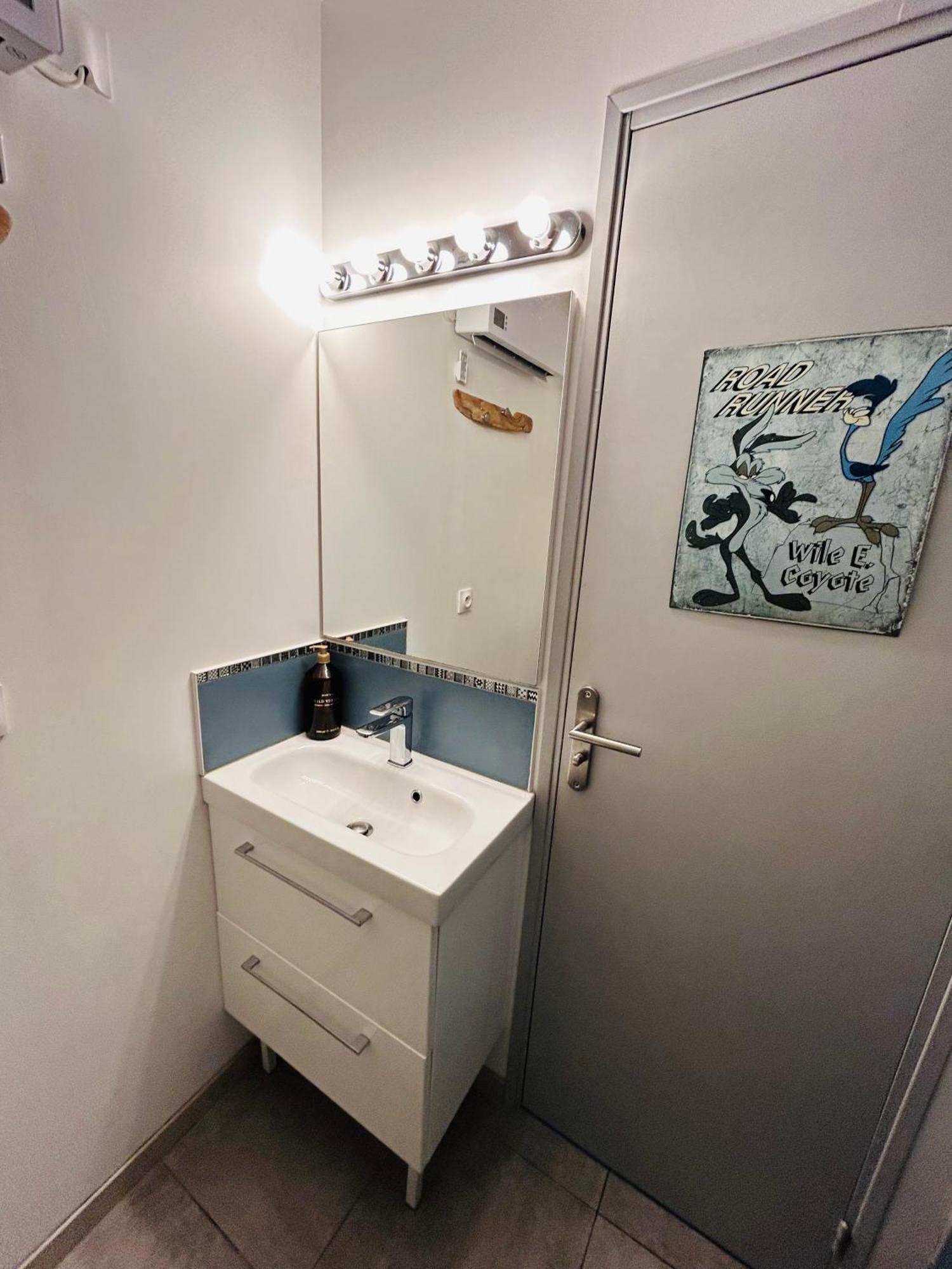 Estudio 1ere Ligne Vue ,place De Parking Privee Acces A La De La 3eme Etage Apartment *